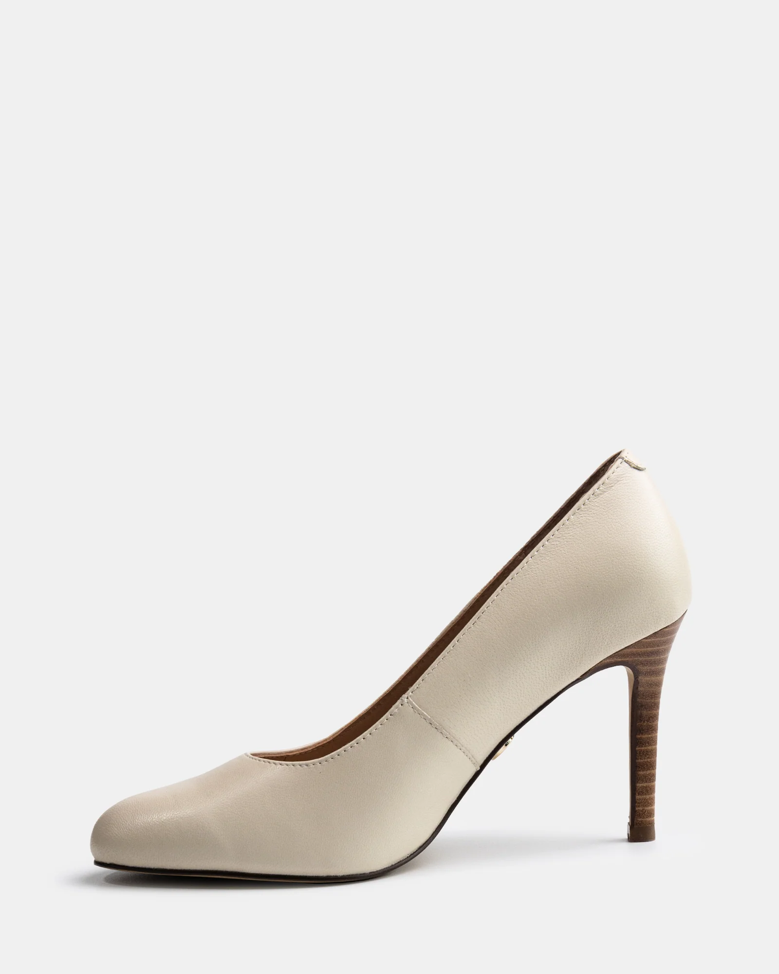 Tash Vintage Ivory Leather Stiletto Pump - Image 6